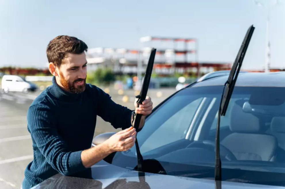 How to Replace Windshield Wipers on a Car