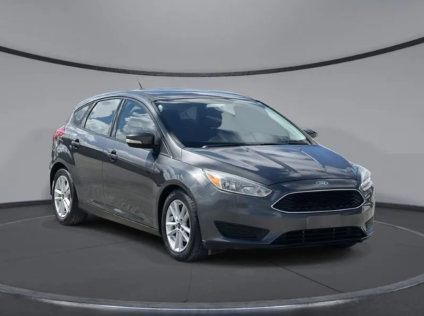 2015 Ford Focus SE Magnetic Metallic